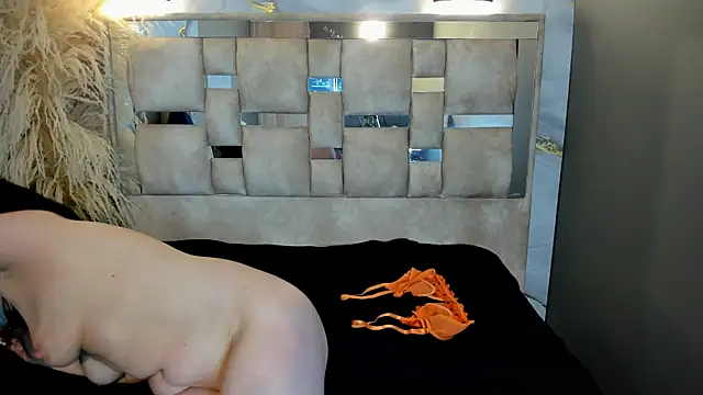 Cata_black webcam