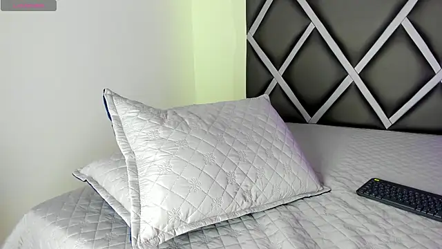 Maddie_01 webcam