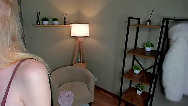 PlushyMood webcam
