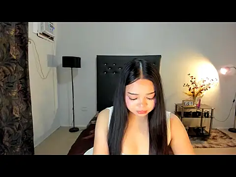 Kendralicious webcam