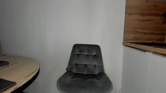 Elle_Milfa webcam
