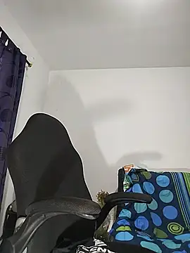 lucydiamonds1 - LucyDiamonds1's free webcam - UK Sex Cams