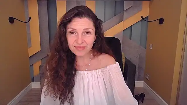 EllaLong webcam