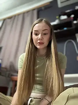 MilaMoone webcam
