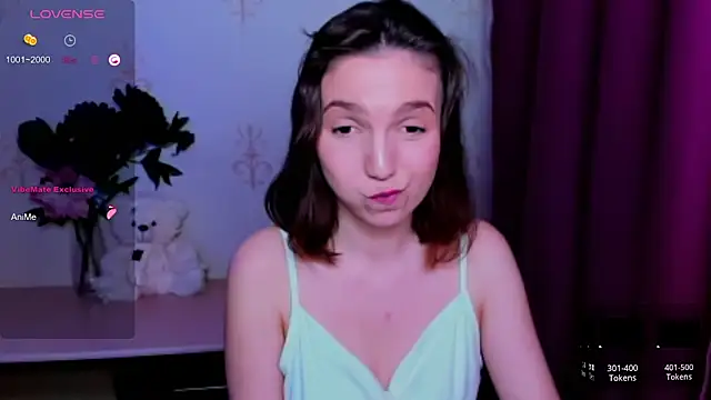 KindHazelHere_ webcam