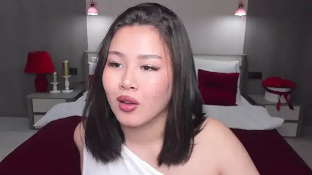 Brunette_Charm webcam