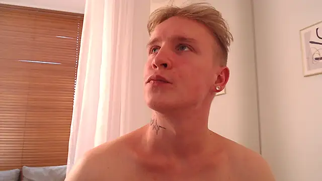 AlexxSweet webcam