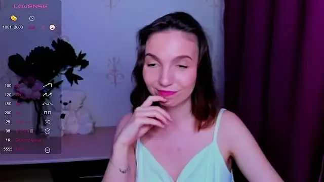 KindHazelHere_ webcam