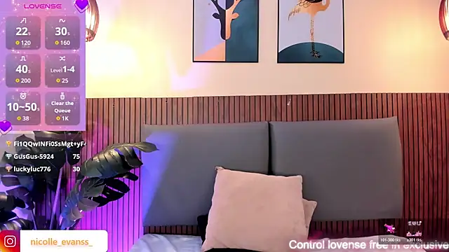 NicolleeEvanss webcam