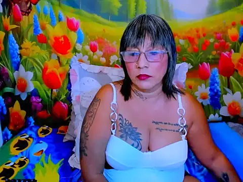 indianroxy webcam