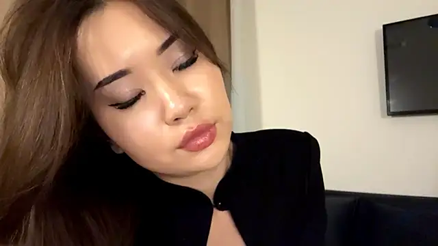 Ur_neighbor_Kira webcam