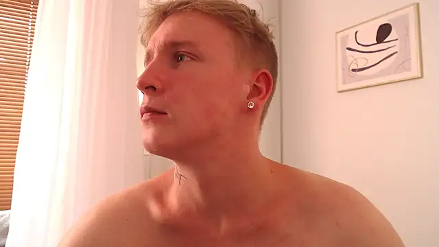 AlexxSweet webcam