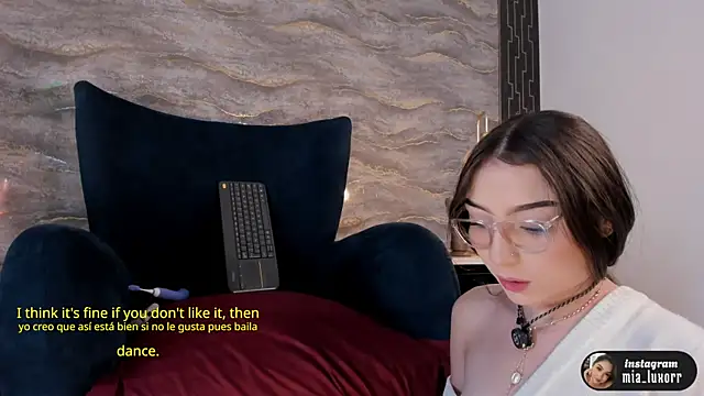 Mia_Luxor webcam