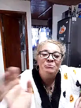 momismilf544 webcam
