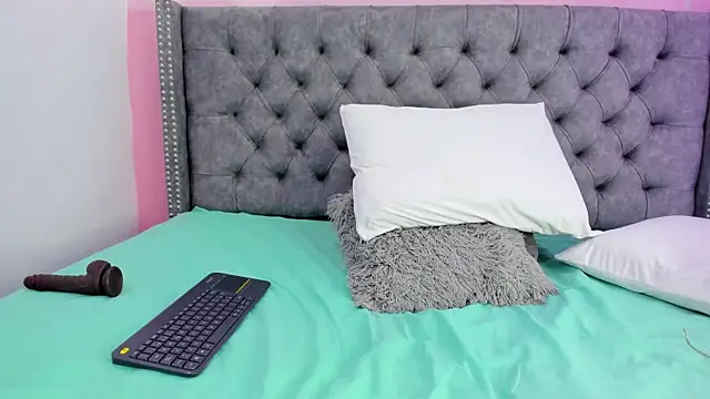 Scarlett_glowX webcam