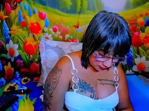indianroxy webcam
