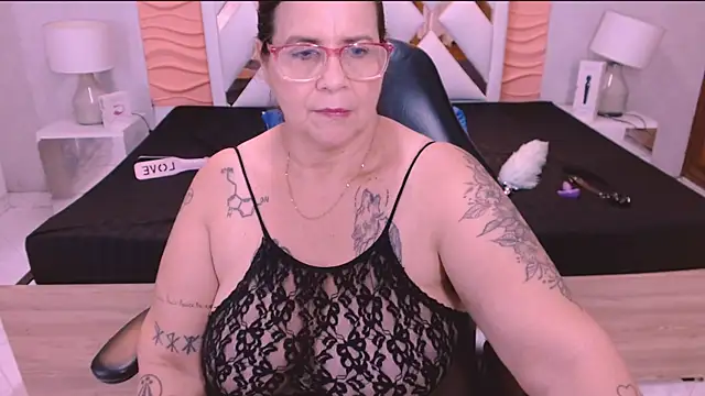 laura_riley webcam