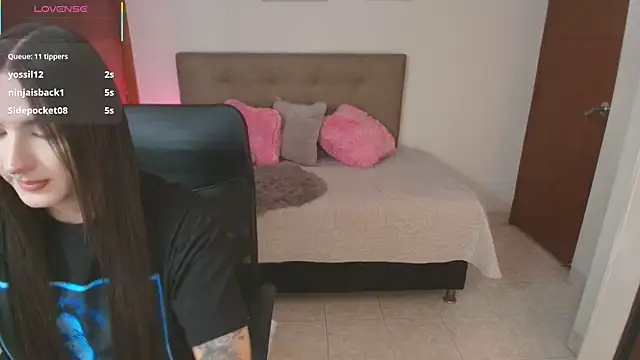 Miley_Baker webcam