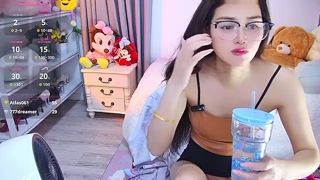 qinqin-888 - QinQin-888's free webcam - UK Sex Cams