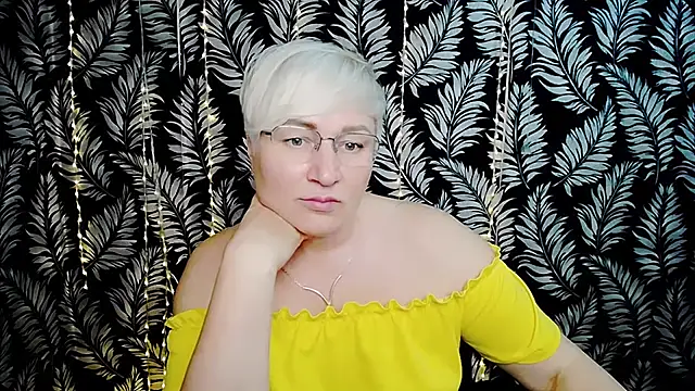 Olivia_playful webcam