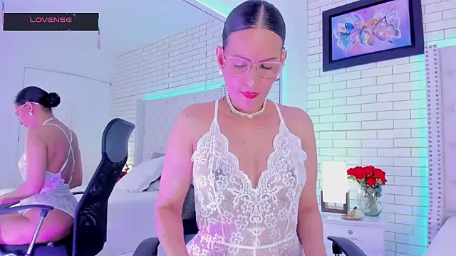 Coco_Balenciaga_ webcam