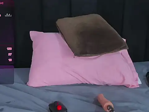 Sophia-Gomezz webcam