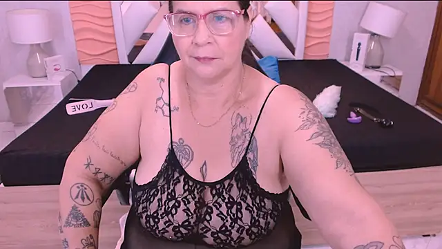 laura_riley webcam