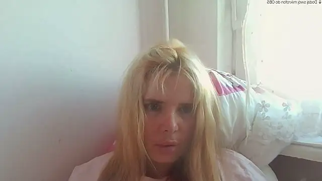HornyElena webcam