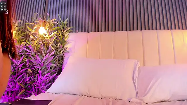 AnaisClark webcam