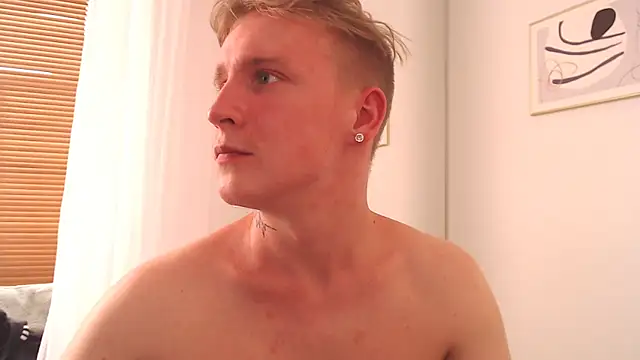 AlexxSweet webcam