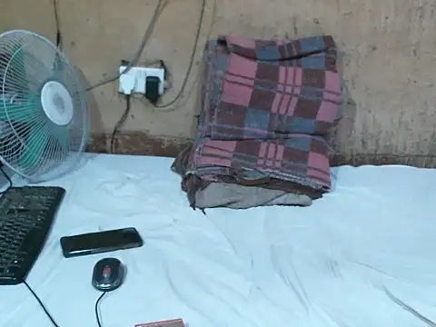 cute_naimah webcam