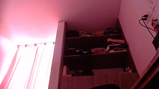 nicolle_milf1978 webcam