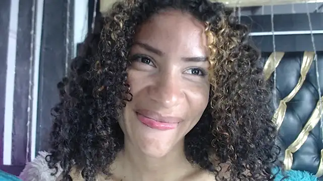 mailyn_gold webcam