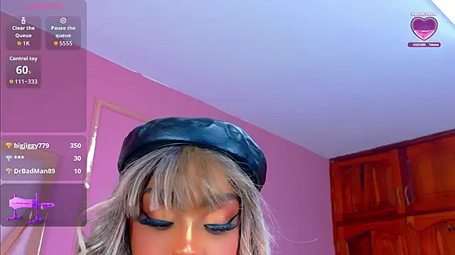 TiannahGlow webcam