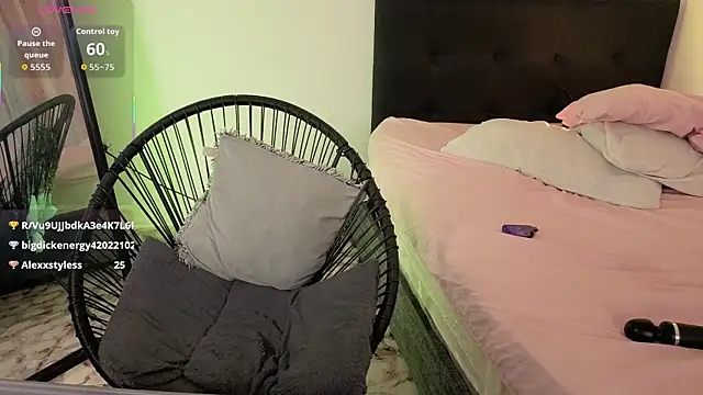 Kira_wenom6 webcam
