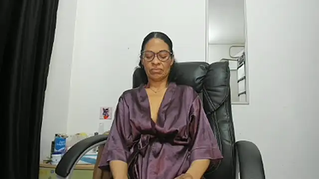 Aries_Mature webcam