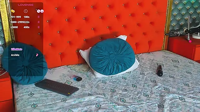 VallerieJones webcam