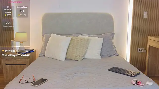 KristennBlue webcam