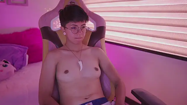 tommy_blue webcam