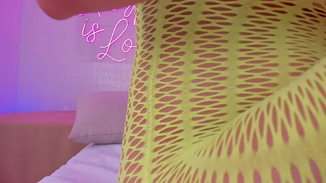 aleksandramiller_ webcam