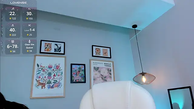 Tiffany_Low webcam