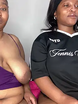 MeekyCurvyAss webcam
