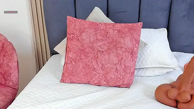 KissMeSara webcam