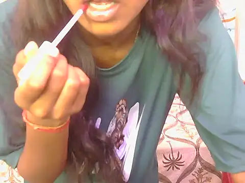 yours-isha webcam
