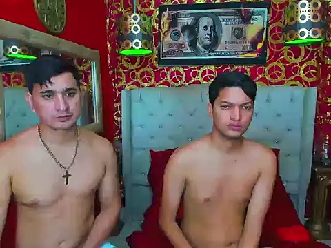 COUPLEFRIENDBAREBACK live sex cam