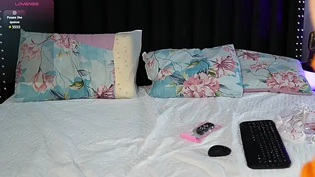 hornybarelylegalgirl webcam