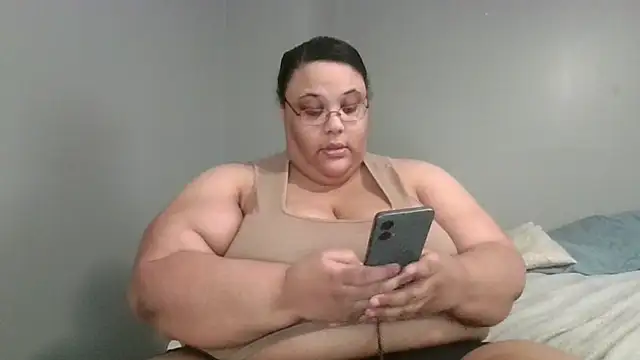 SexyBBW10790 webcam