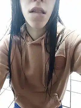 mika022 webcam