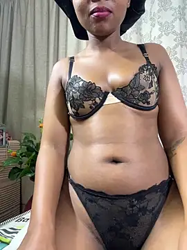 NaughtyShawdy webcam