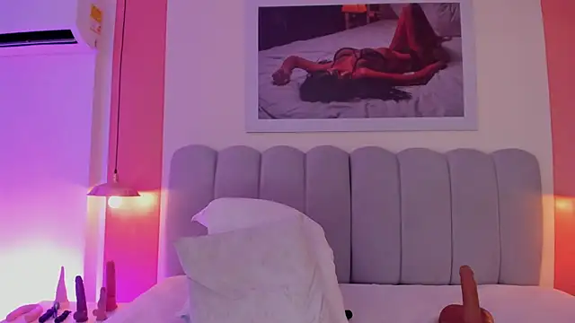 EmmaBoyd webcam